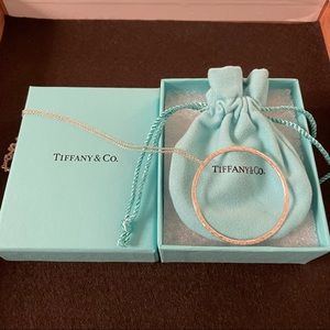 Tiffany & Co. Paloma Picasso Hammered Circle Pendant Necklace